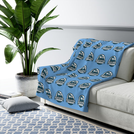 Cozy Sherpa Fleece Blanket - Blue Otter Design for Ultimate Comfort